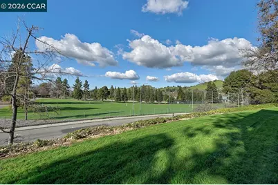 2724 Tice Creek Dr #2, Walnut Creek, CA 94595 - Photo 2