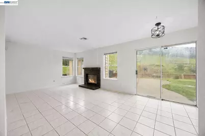 5136 Grass Valley Way, Antioch, CA 94531 - Photo 10