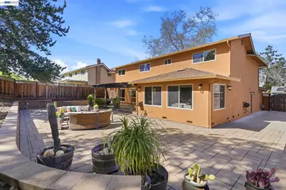 7738 Fairoaks Dr, Pleasanton, CA 94588 - Photo 8