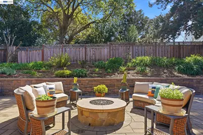 7738 Fairoaks Dr, Pleasanton, CA 94588 - Photo 4