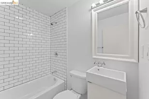 769 17th St, Oakland, CA 94612 - Photo 40