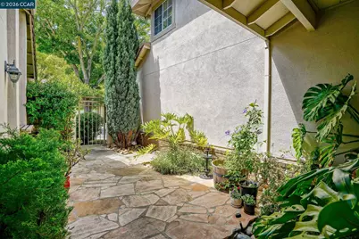 134 Caprice Circle, Hercules, CA 94547 - Photo 6