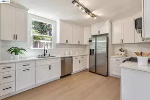 6927 Sunkist Dr, Oakland, CA 94605 - Photo 8