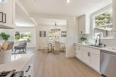 6927 Sunkist Dr, Oakland, CA 94605 - Photo 10