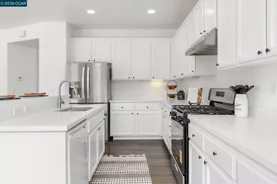 5700 Oakmont Dr, Richmond, CA 94806 - Photo 12