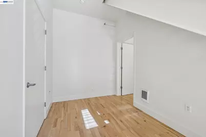 2300 Broadway #4, Oakland, CA 94612 - Photo 18