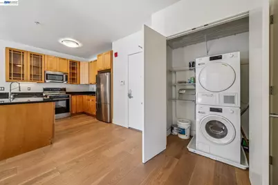 2300 Broadway #4, Oakland, CA 94612 - Photo 10