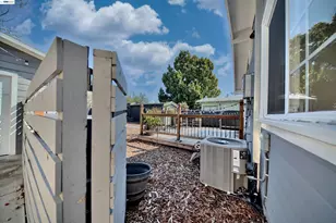 5706 Brookdale Ave, Oakland, CA 94605 - Photo 24