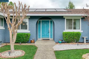 23 Capistrano Ct, Clayton, CA 94517 - Photo 2