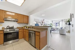 39152 Guardino Dr, Fremont, CA 94538 - Photo 4