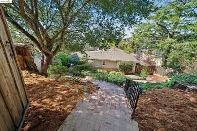 6411 Snake Road, Oakland, CA 94611 - Photo 4