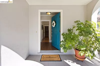 1066 Trestle Glen Rd, Oakland, CA 94610 - Photo 4