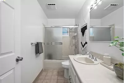 6416 Valley View Rd, Oakland, CA 94611 - Photo 26