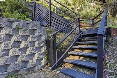 6416 Valley View Rd, Oakland, CA 94611 - Photo 34