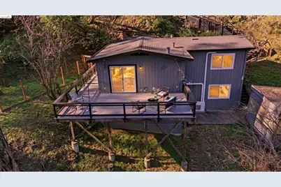 6416 Valley View Rd, Oakland, CA 94611 - Photo 2