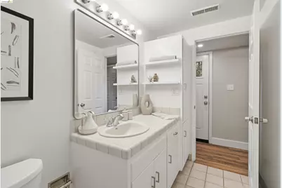 6416 Valley View Rd, Oakland, CA 94611 - Photo 30