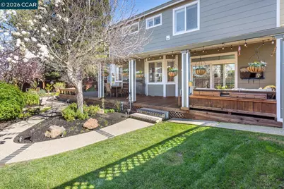 2042 Smith Ln, Concord, CA 94518 - Photo 32