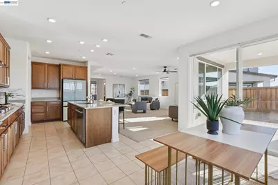 16172 Abernathy Ct, Lathrop, CA 95330 - Photo 14