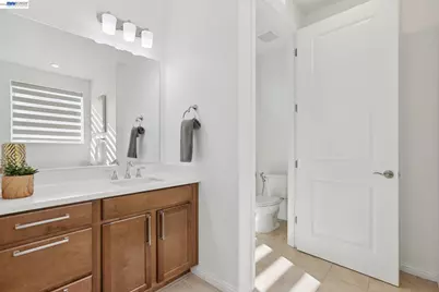 16172 Abernathy Ct, Lathrop, CA 95330 - Photo 42