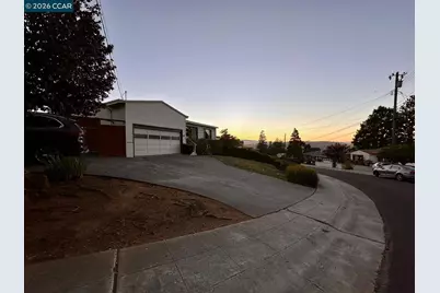 325 Landfair Ave, San Mateo, CA 94403 - Photo 2