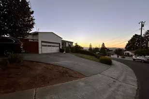 325 Landfair Ave, San Mateo, CA 94403 - Photo 2