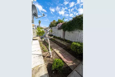 1438 Buckingham Way, Hayward, CA 94544 - Photo 26