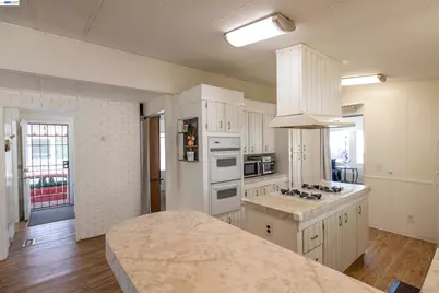 1438 Buckingham Way, Hayward, CA 94544 - Photo 6