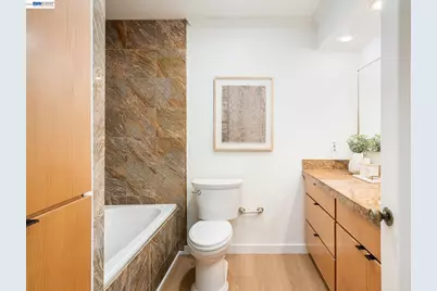 6558 Lucas Ave #202, Oakland, CA 94611 - Photo 18