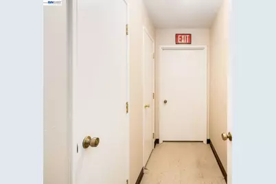 6558 Lucas Ave #202, Oakland, CA 94611 - Photo 32