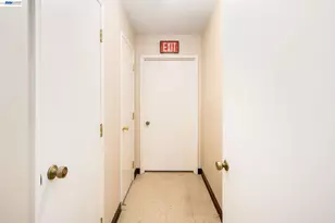 6558 Lucas Ave, Oakland, CA 94611 - Photo 32