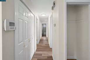 9156 Castlebar Way, Sacramento, CA 95826 - Photo 8