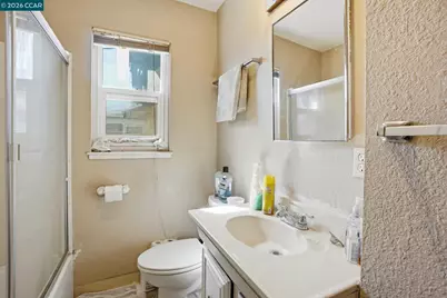 1990 Sunshine Dr, Concord, CA 94520 - Photo 32