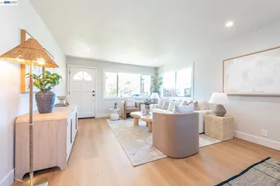 36120 Pizarro Dr, Fremont, CA 94536 - Photo 8