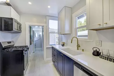 3929 Ruby St, Oakland, CA 94609 - Photo 12