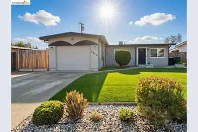 3839 Moonbeam Dr, Sacramento, CA 95827 - Photo 1