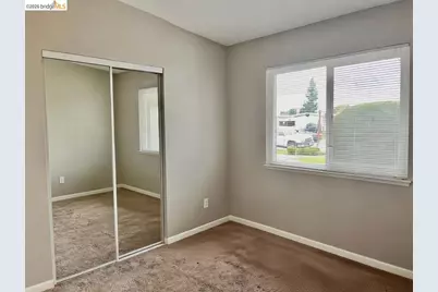 3839 Moonbeam Dr, Sacramento, CA 95827 - Photo 10