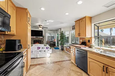 2110 Largo Ct, Discovery Bay, CA 94505 - Photo 18