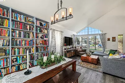 2110 Largo Ct, Discovery Bay, CA 94505 - Photo 16