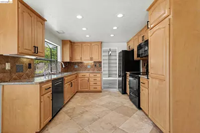 2110 Largo Ct, Discovery Bay, CA 94505 - Photo 18