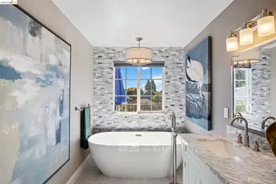 1260 Ariane Ct, Oakland, CA 94619 - Photo 28