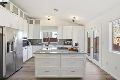 1702 Highland Cir, Fairfield, CA 94534 - Photo 16