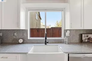 1702 Highland Cir, Fairfield, CA 94534 - Photo 14