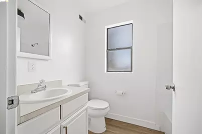 10933 Julius St #D, Oakland, CA 94605 - Photo 12