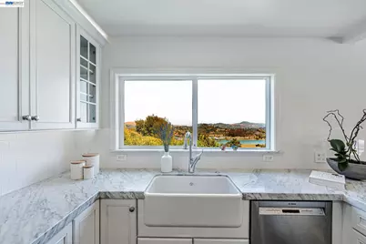 208 Princeton Ave, Mill Valley, CA 94941 - Photo 8