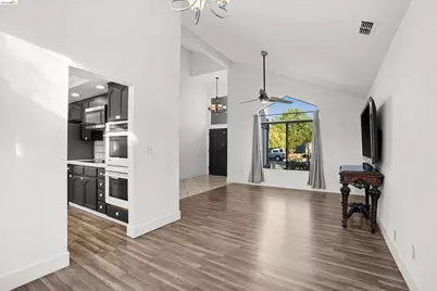 4404 Deerfield Dr, Antioch, CA 94531 - Photo 8