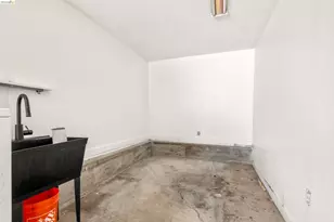 464 42nd St, Oakland, CA 94609 - Photo 20