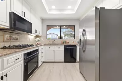 7060 Allegheny Dr, Dublin, CA 94568 - Photo 4