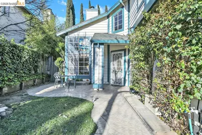 2860 Honeysuckle Cir, Antioch, CA 94531 - Photo 2