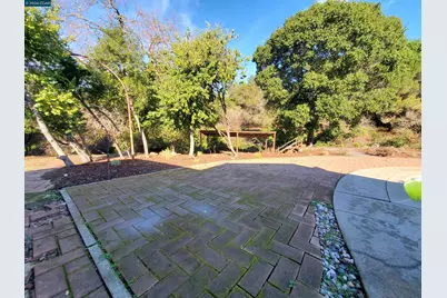 2420 Tomar Ct, Pinole, CA 94564 - Photo 10