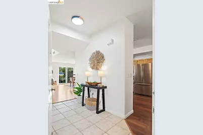 117 Shoal Dr, Vallejo, CA 94591 - Photo 2